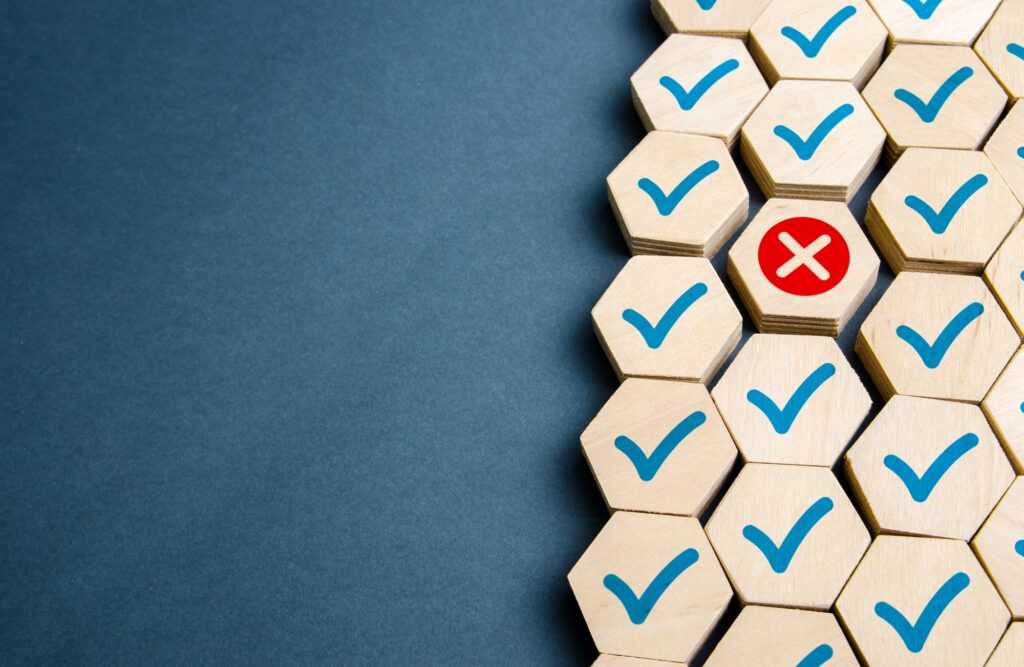 Error detection. Mismatch. Monitoring of system fault, troubleshooting.